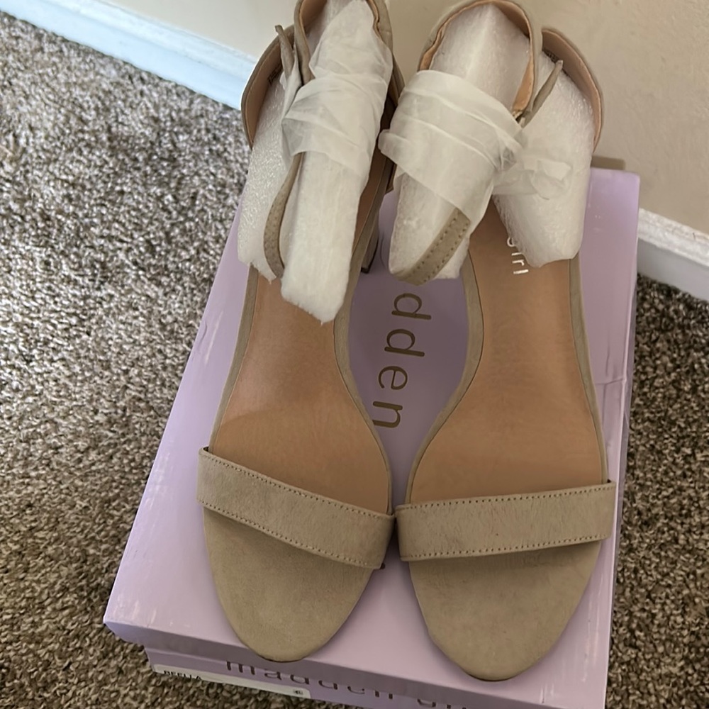 NWT Madden Girl Nude Heels